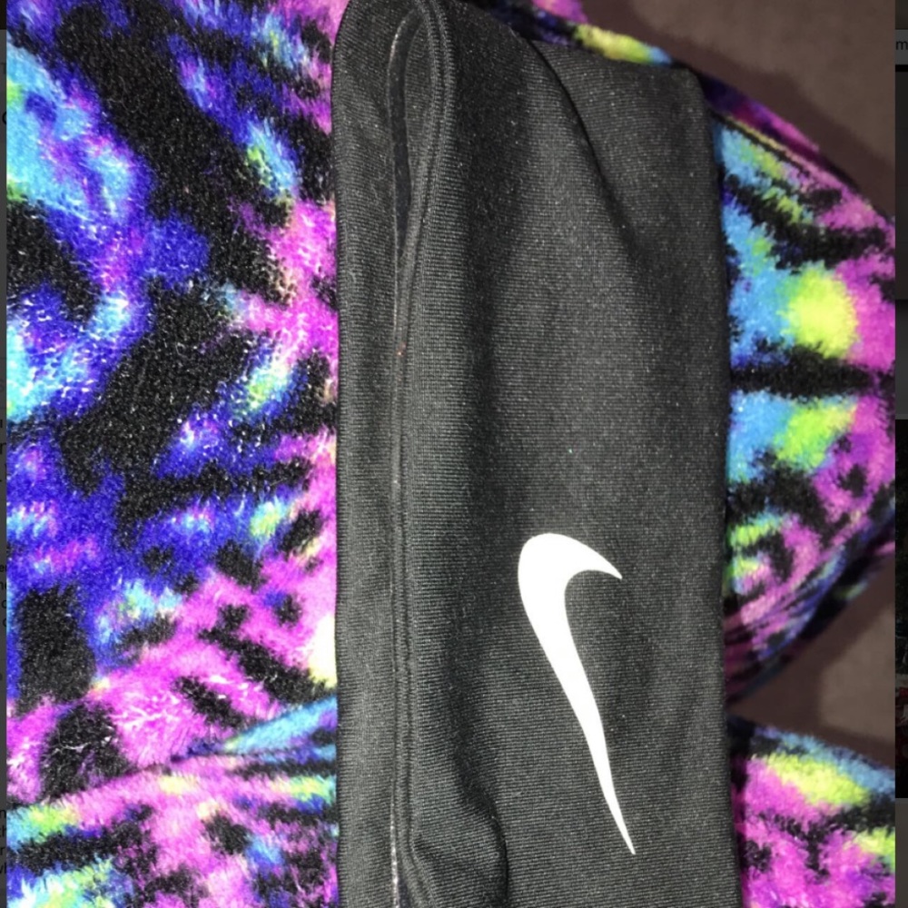 Nike headband with grips